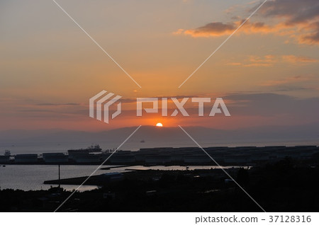 鹿兒島市的第一個日出 37128316
