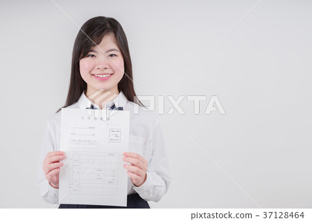 有申請的微笑的女小學生入場 有申請的微笑的女小學生入場 37128464