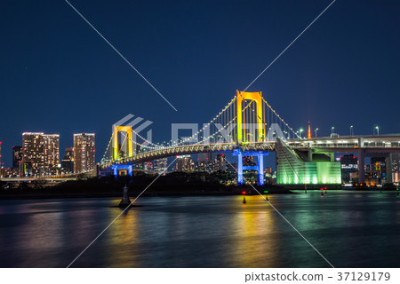 お歳暮 人気 オシャレ Rainbow Bridge Special Light Up Tokyo, taken on - Stock ピンズ・ピンバッジ・缶バッジ