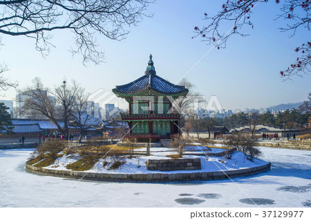 Taejwonjeong (Treasure 1761), Gyeongbokgung Palace (Historic Site 117), Jongno-gu, Seoul 37129977