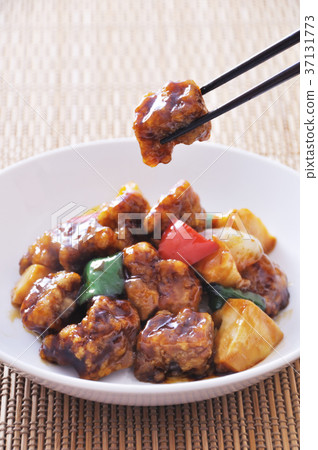 Black vinegar sweet and sour pork Black vinegar sweet and sour pork 37131773