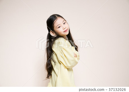 Cute little lady 37132026