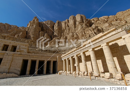 Pillar in temple of Hatchepsut 37136858