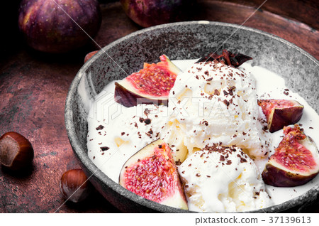 summer ice cream with figs summer ice cream with figs 37139613