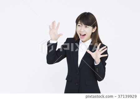 Young business woman 37139929