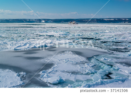 Drift ice off the Okhotsk Sea Abashiri Drift ice off the Okhotsk Sea Abashiri 37141506