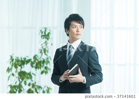 商務中間人 商務中間人 37141601