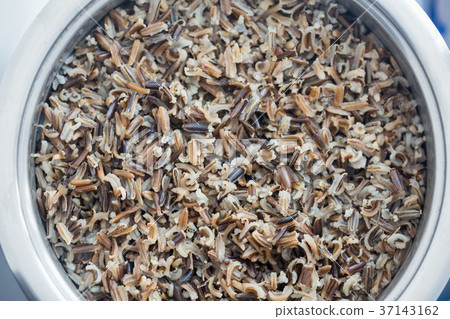 A pot with black rice A pot with black rice 37143162