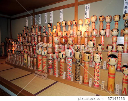 截肢木娃娃 37147233