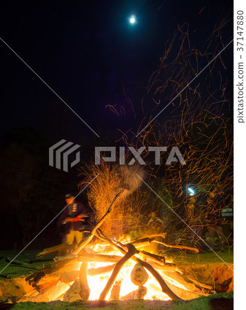 Bonfire Bonfire 37147880