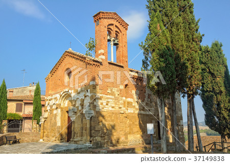 Chapel - San Giovanni d'Asso 37149838
