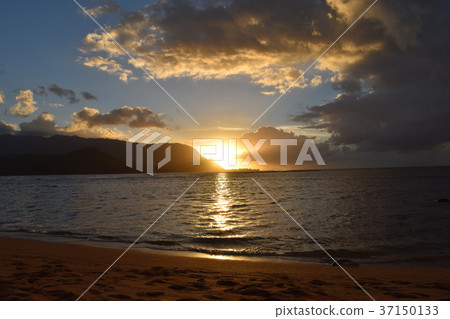Dusk of Hawaii Dusk of Hawaii 37150133