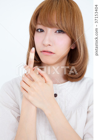 Female portrait 37153404