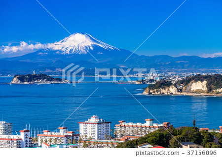 <<Kanagawa Prefecture>> Overlooking Mount Fuji and Enoshima 37156096