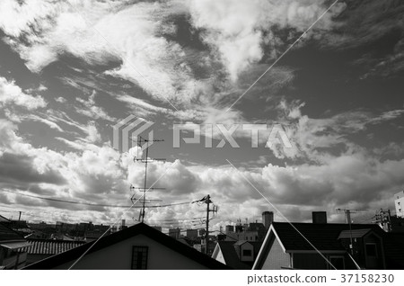 夏雲掃過 37158230