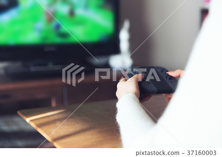 Video games 37160003