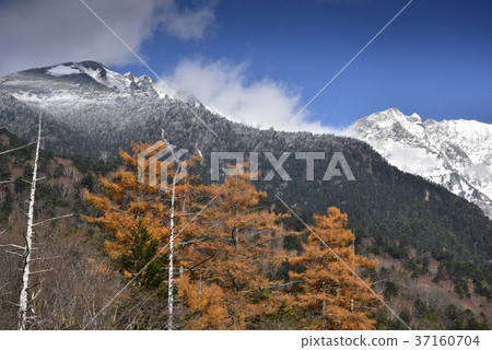 Nishihotakadake first snow cover Nishihotakadake first snow cover 37160704