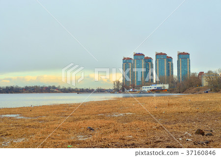 Coast of Neva river at spring day. 37160846