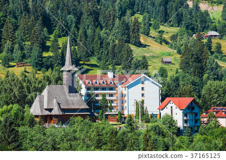 Small village in the Romanian Carpathians 37165125