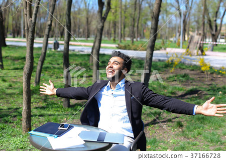 Young critic reads new book before publication 37166728