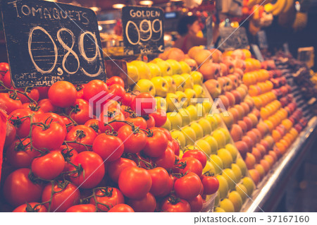 Fruits and vegetables stall in La Boqueria, 37167160