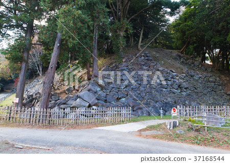 [國家歷史遺址 -  100座大城堡的續集]石垣山隔夜城堡石垣（入口附近） 37168544