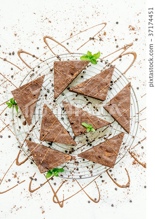 Chocolate brownies 37174451