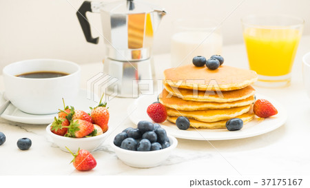 Healthy Breakfast set 37175167