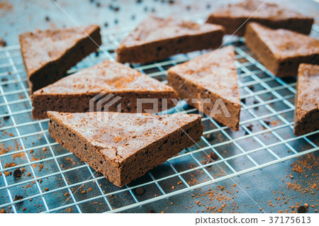 Chocolate brownies 37175613