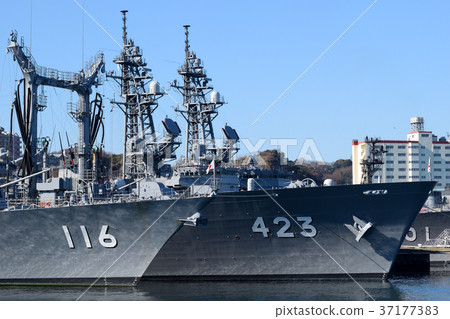 Escort ship Teruzuki Supply ship Tokiwa Escort ship Teruzuki Supply ship Tokiwa 37177383
