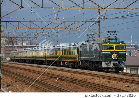 EF 81 114 + salon car 7 pairs EF 81 114 + salon car 7 pairs 37178820