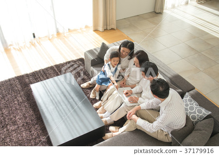 Family image 37179916