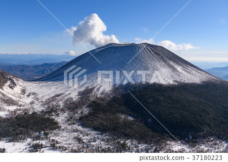 Mt. Asama seen from the top of Mt. 37180223
