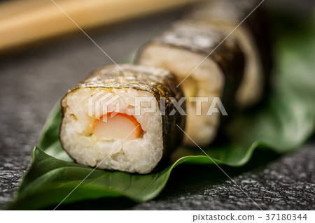 Sushi rolls hosomaki Sushi rolls hosomaki 37180344