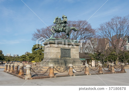Kusunoki Masami Statue Kusunoki Masami Statue 37180878