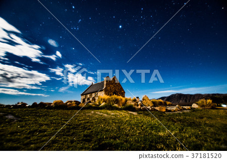 Church and Lake Orion on Lake Tekapo 37181520