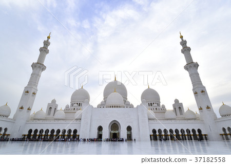 Sheikh Zayed Mosque 01 37182558