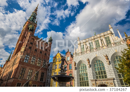 Fountain of the Neptune in old town of Gdansk, 37184267