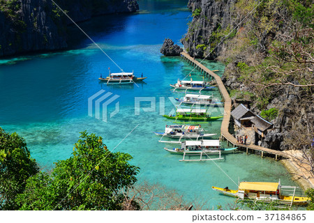 Seascape of Coron Islands, Philippines Seascape of Coron Islands, Philippines 37184865