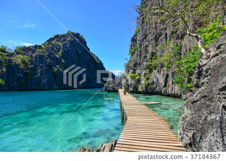 Seascape of Coron Islands, Philippines 37184867