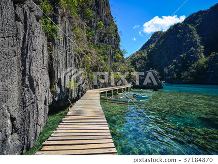 Seascape of Coron Islands, Philippines Seascape of Coron Islands, Philippines 37184870