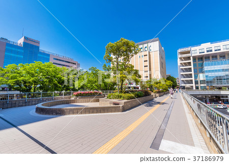 Shinyurigaoka Ekimae 37186979