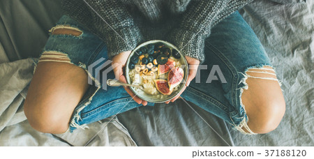 Healthy vegetarian dieting winter breakfast in bed Healthy vegetarian dieting winter breakfast in bed 37188120