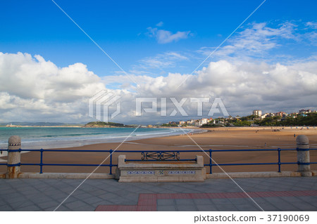 El Sardinero waterfront promenade 37190069