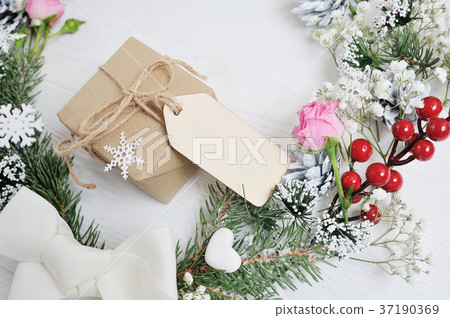Mockup christmas gift tag in rustic style with Mockup christmas gift tag in rustic style with 37190369