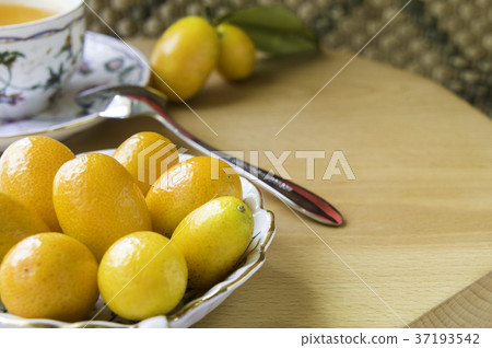 Kumquat, orange, fruit Kumquat, orange, fruit 37193542