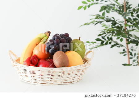 Fruit platter 37194276