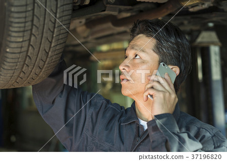 Auto mechanic middle men Auto mechanic middle men 37196820