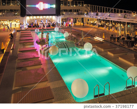 pool deck of MSC Meraviglia / MSC merabilia pool deck 37198177