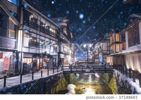 銀山溫泉的雪景 銀山溫泉的雪景 37198665